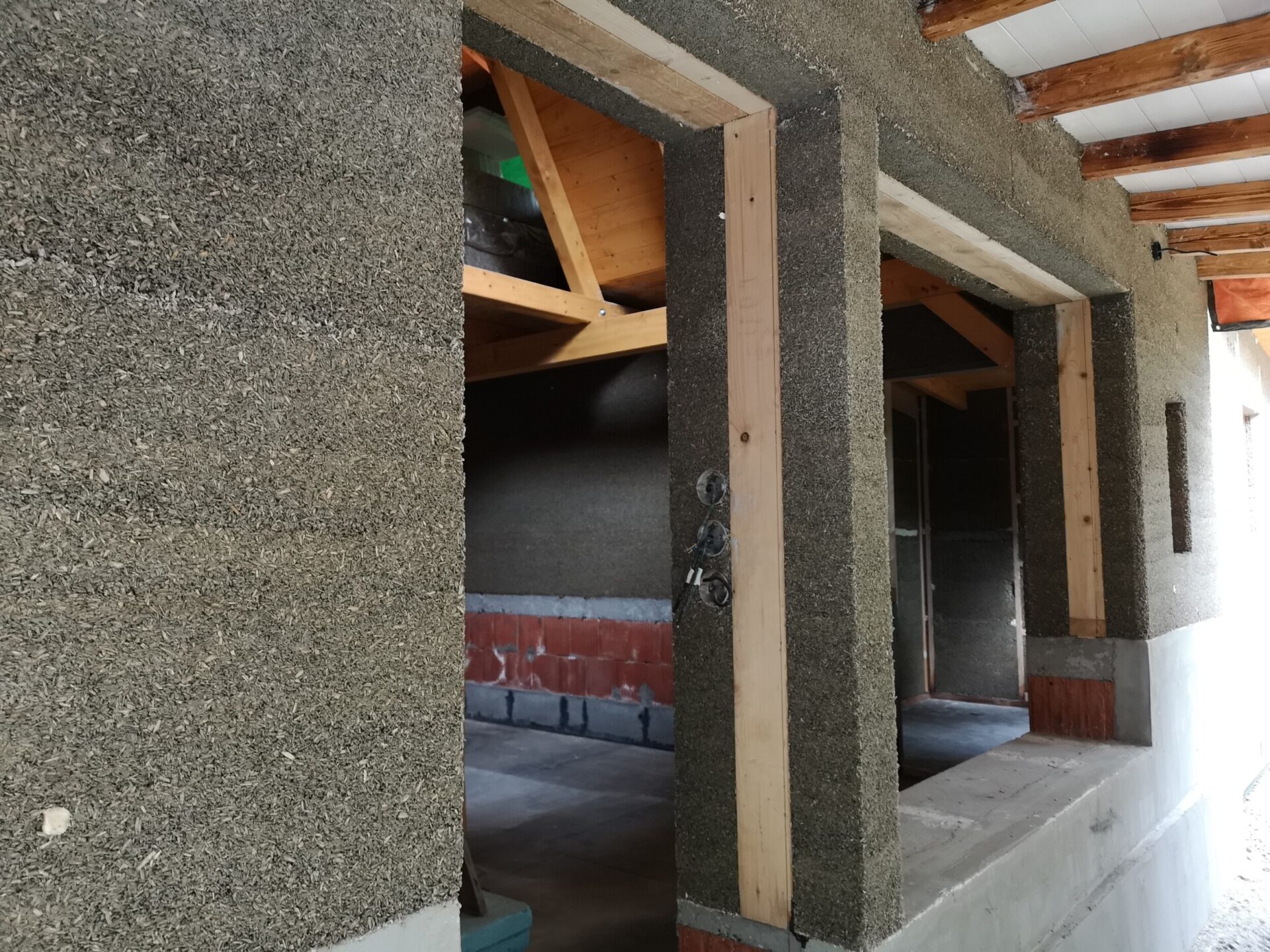 Netradiční materiály ve stavebnictví: Stavební materiály na bázi konopí 5 Konopny beton Kacov 1